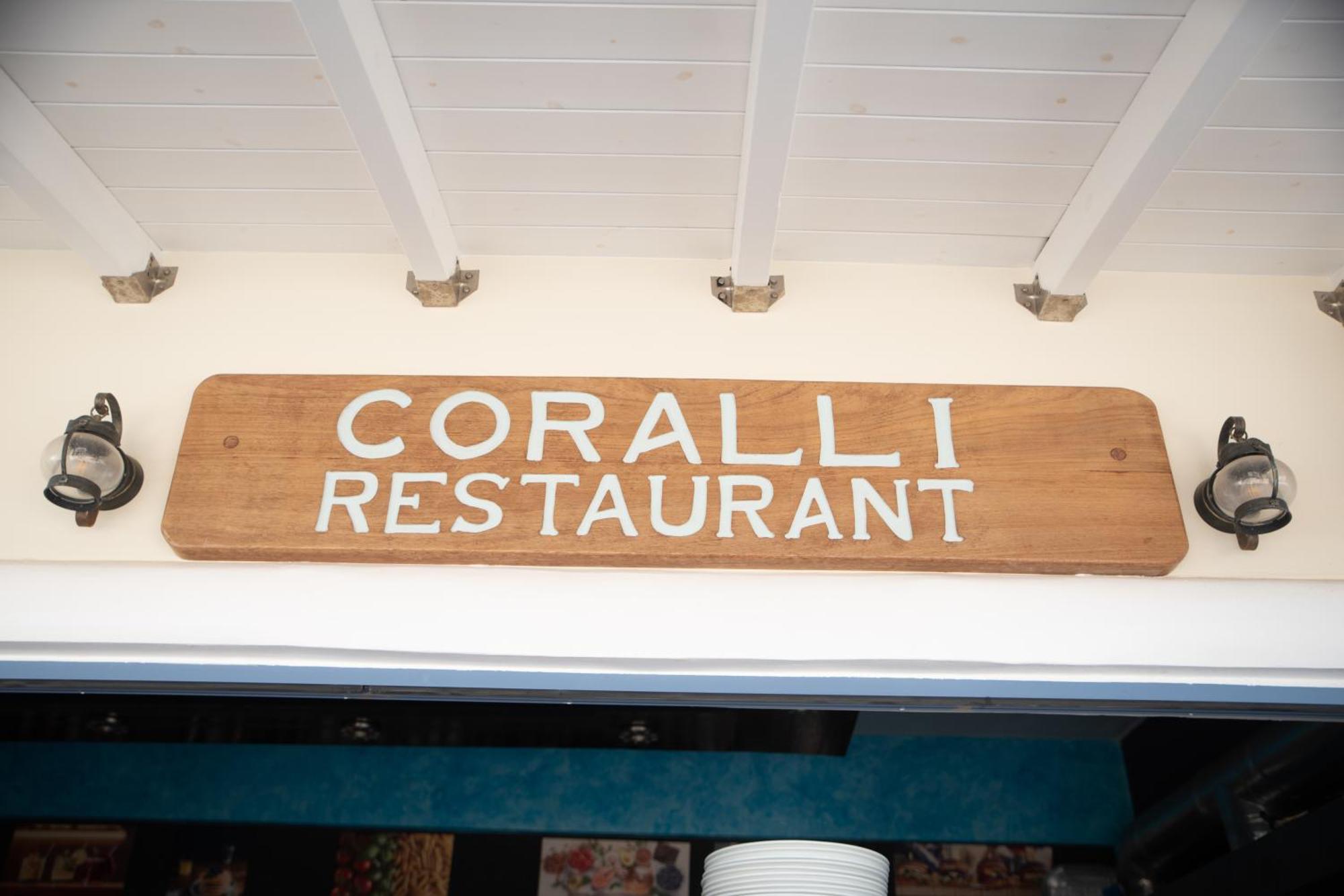 Coralli Rooms & Restaurant 艾拉方索斯 外观 照片